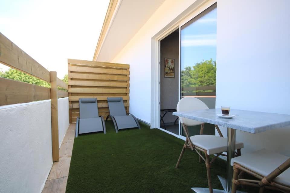 The Originals Boutique, Hotel Lakeside, Biscarrosse , Lac Parentis-en-Born Bagian luar foto