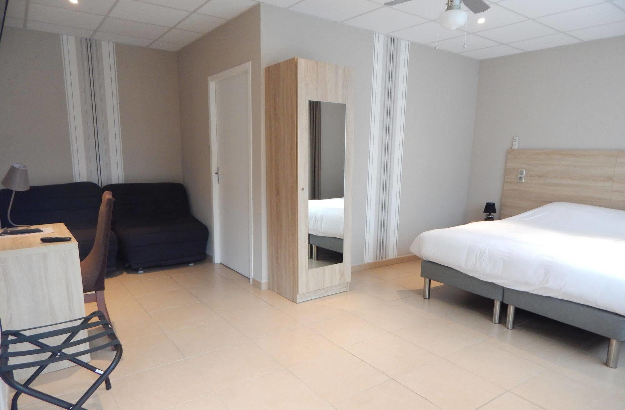 The Originals Boutique, Hotel Lakeside, Biscarrosse , Lac Parentis-en-Born Bagian luar foto